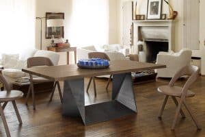 Clint: tavolo moderno con base in acciaio e piano in legno - Alma Design